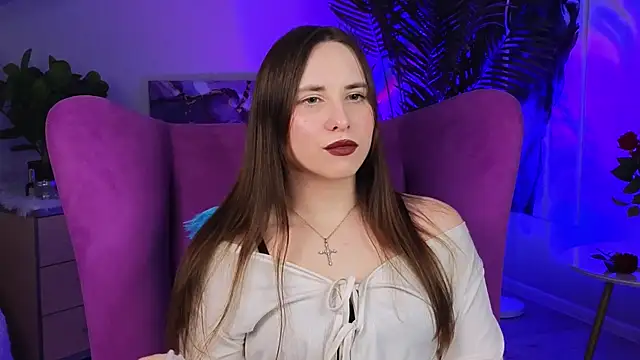 QuyenOlson online show from April 21, 1:29 pm