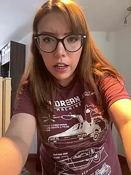 AliceMtz online show from April 18, 7:58 pm