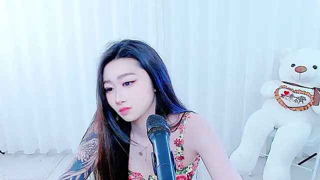 CC-828 online show from April 19, 1:11 pm