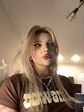 DriveThruCiri online show from April 20, 7:44 am