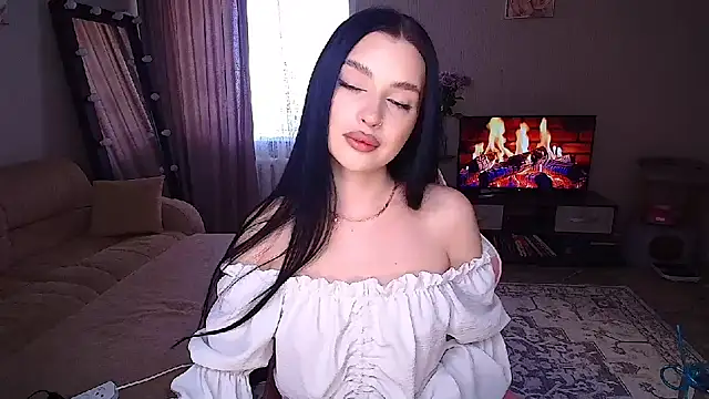yoursLina online show from May 17, 10:58 am