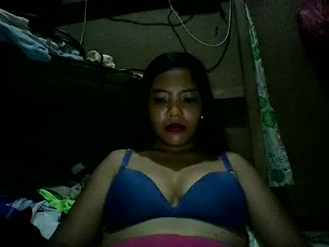 juicyredt online show from May 11, 1:02 pm