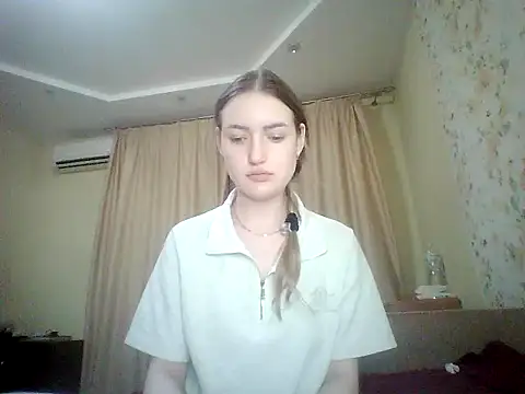 Lisanta online show from July 28, 7:39 pm