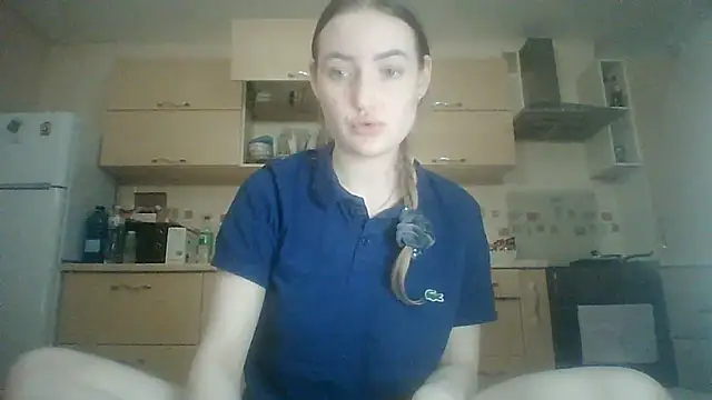 Lisanta online show from June 30, 8:08 pm