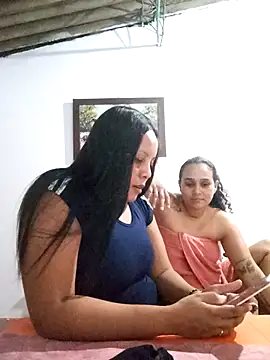 Dark Honey Duo online show from May 7, 5:45 am