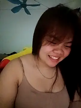 Truxcy1 online show from April 23, 2:52 am