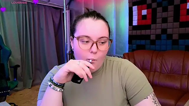 CatherineClaire online show from July 25, 4:25 pm