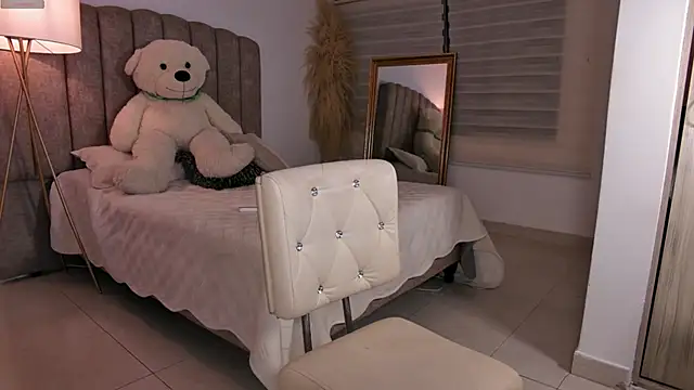 emilyorozco online show from May 28, 1:58 am