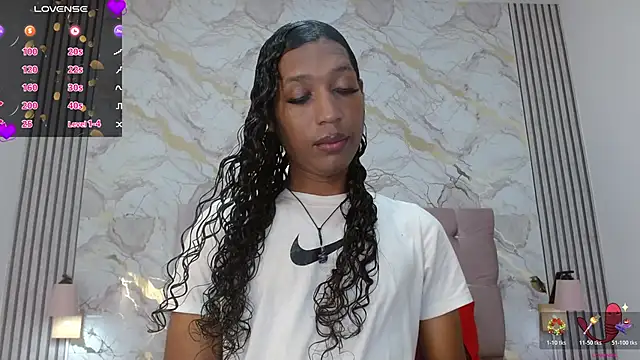 Mia Hiills online show from May 20, 12:35 pm