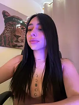 IsabellaNoir  online show from July 15, 4:44 pm