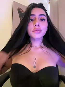 IsabellaNoir  online show from July 22, 6:20 pm
