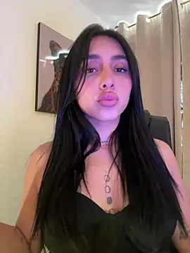 IsabellaNoir  online show from July 6, 4:20 pm
