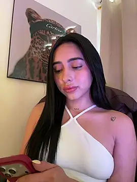 IsabellaNoir  online show from July 18, 5:59 pm