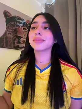 IsabellaNoir  online show from June 11, 9:44 pm