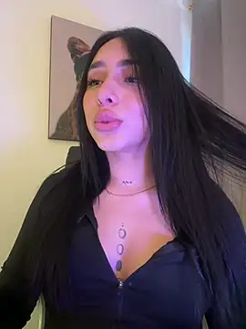 IsabellaNoir  online show from June 25, 6:42 pm