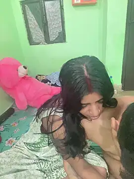 hot-couple-0 online show from July 10, 7:36 pm