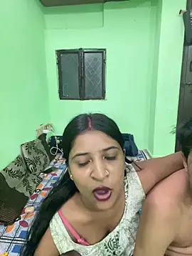 hot-couple-0 online show from June 28, 5:19 pm