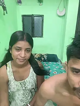 hot-couple-0 online show from July 7, 7:23 am