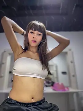 Nayra LS online show from April 25, 1:41 pm