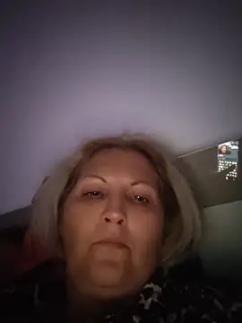 Divineblond online show from May 13, 8:03 pm