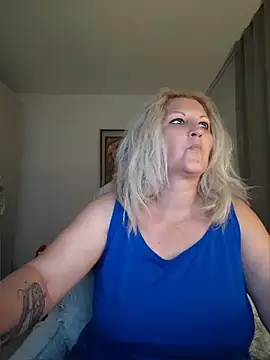 Divineblond online show from May 12, 7:09 pm