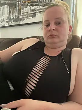 alluring eina online show from May 4, 12:31 pm