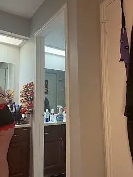 chelledark online show from June 8, 4:19 pm