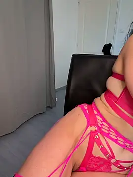Giulia hood online show from June 12, 12:35 pm
