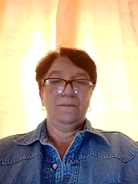 KetQueen101 online show from May 2, 4:10 pm