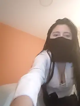 Emmascarada online show from May 8, 8:32 pm