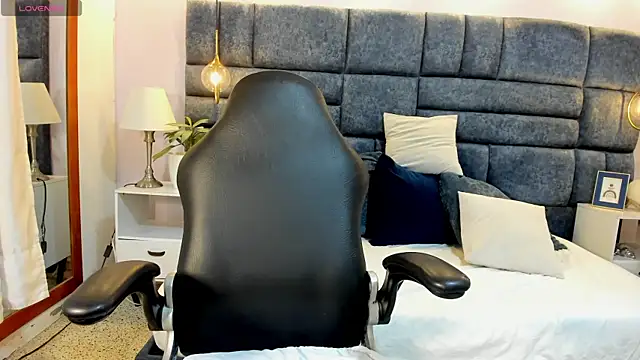 chloe rhoades online show from July 9, 9:50 pm