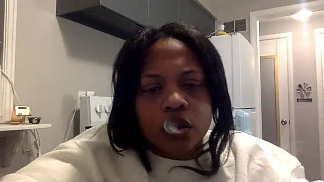 richierichelle online show from May 16, 1:52 am