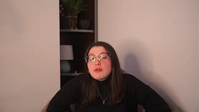 BlytheGenas online show from April 28, 10:52 am