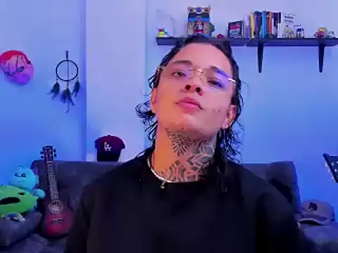 Sam Bartonn online show from June 4, 3:49 pm