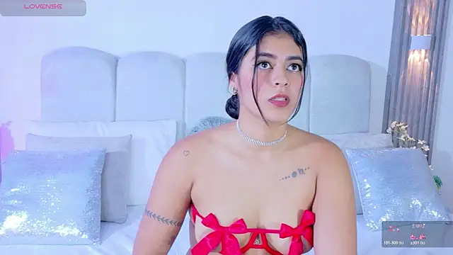 AbrilCollins online show from July 27, 2:03 pm