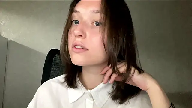 LisaSunrise online show from May 10, 9:17 pm