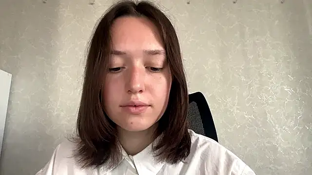 LisaSunrise online show from May 25, 1:15 am