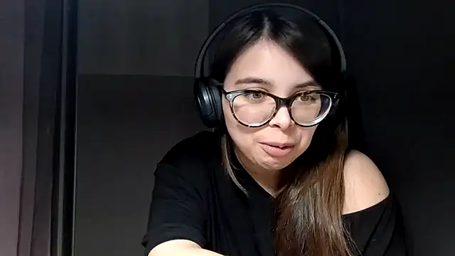 soliifugae online show from April 28, 8:46 pm
