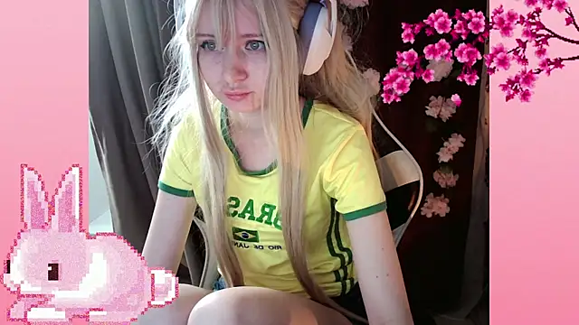 AmmiRinn online show from June 3, 1:34 pm