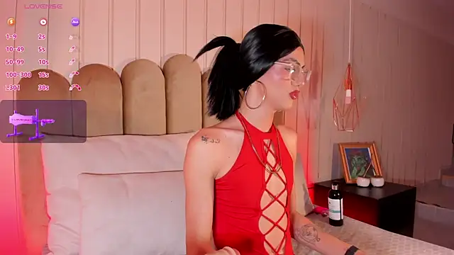 nicki-west online show from June 26, 8:21 pm