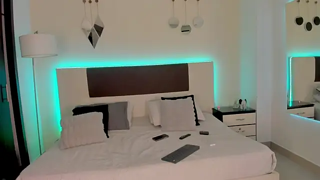 Sky Loren online show from June 13, 5:49 am
