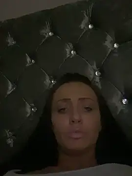 lucyluvxx online show from May 4, 2:15 am