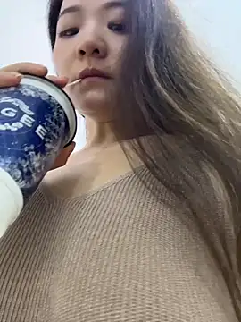 xiaochengzi505 online show from July 2, 3:23 am