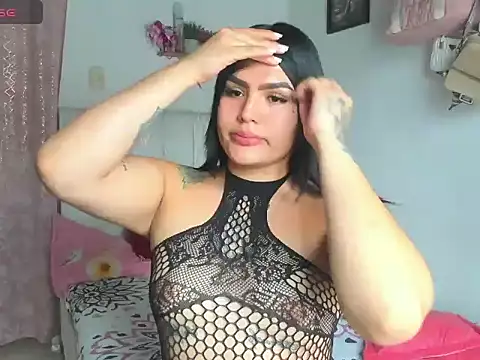 Melinabitchxx online show from May 25, 9:03 pm