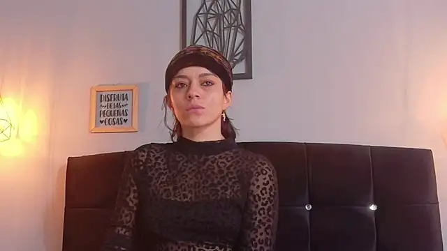 Layla Nigth online show from April 28, 7:51 pm