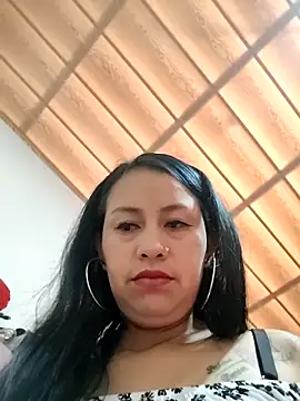 sexyandhotlatina2026 online show from April 28, 2:43 pm