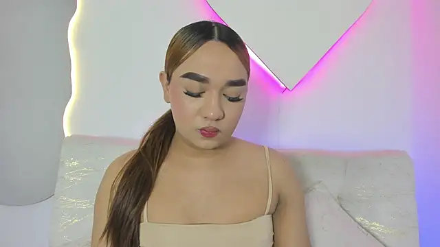 LiaCampbell  online show from June 15, 8:53 pm