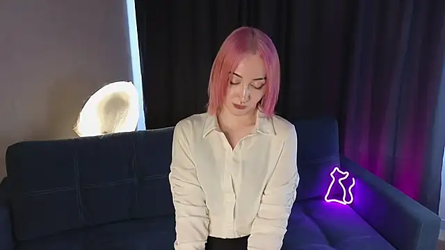 scarletsweettt online show from May 11, 8:38 am