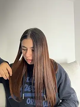 EmilyCxx online show from May 3, 4:27 am
