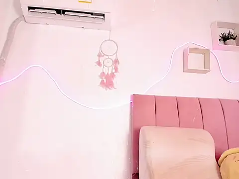 Lilyliv online show from June 25, 8:43 pm
